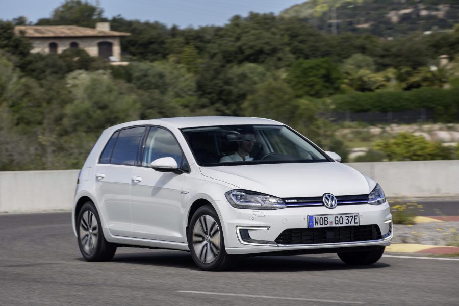  Volkswagen e-Golf 2017 года  (WW) (фото 40 из 49)